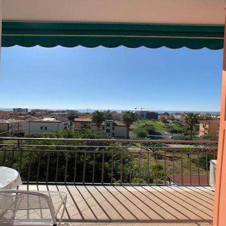 Very Cosy House With Fabulous Sea View! Пьетра-Лигуре Экстерьер фото