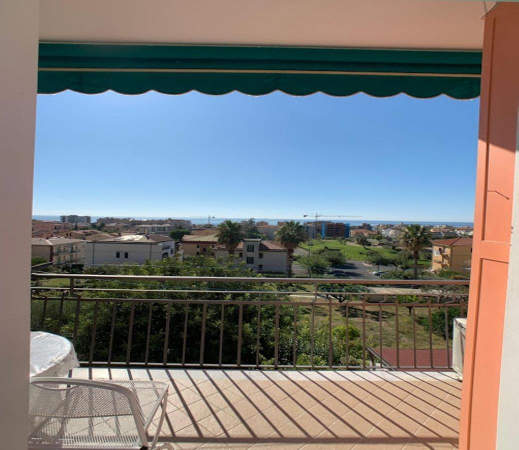 Very Cosy House With Fabulous Sea View! Пьетра-Лигуре Экстерьер фото